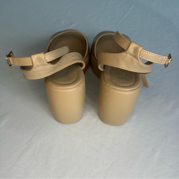 Women's Solid Color Wedge Sandals With Platform And Ankle Strap - Picture 7 of 8